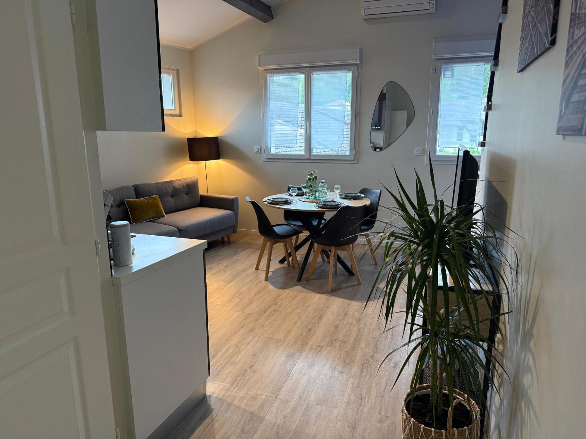 Loft, Studio And Love Rooms Bourg-Saint-Christophe المظهر الخارجي الصورة
