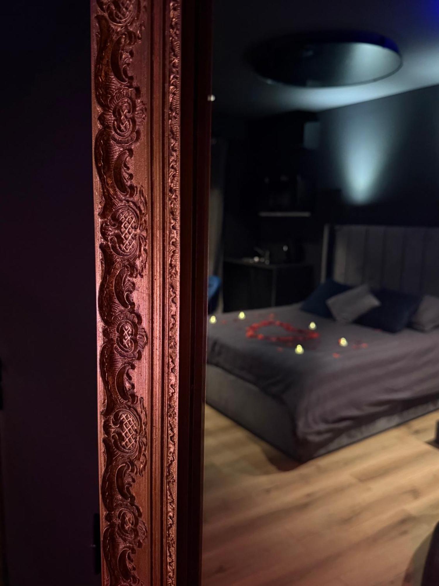 Loft, Studio And Love Rooms Bourg-Saint-Christophe المظهر الخارجي الصورة